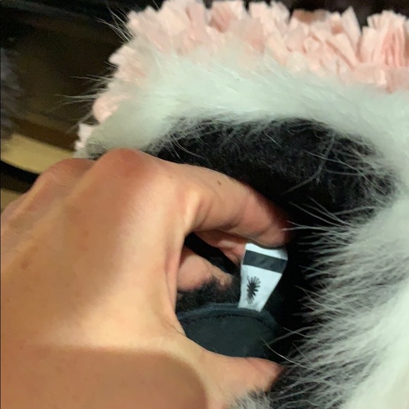 Ugg classic patchwork fluff boots nwt - Picture 7 of 7